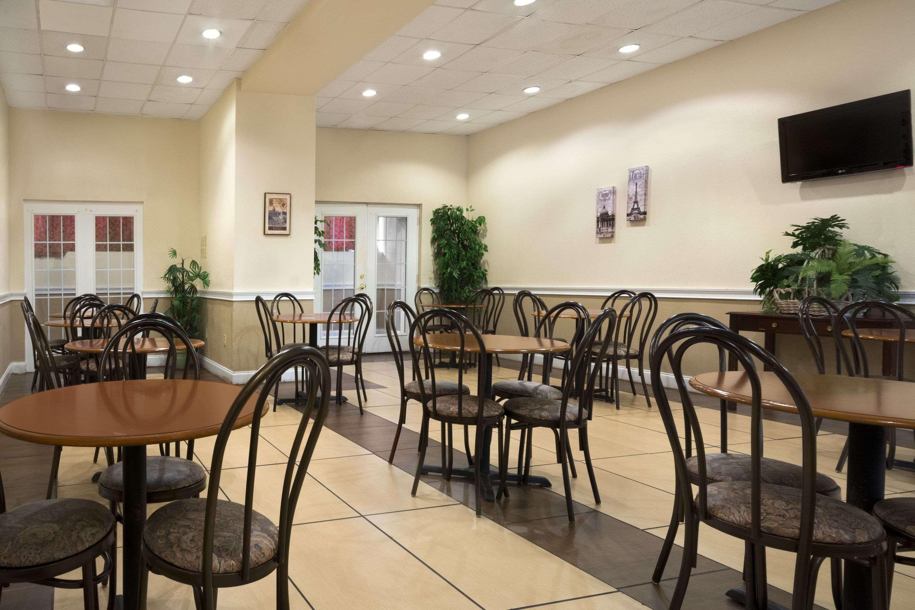 Days Inn By Wyndham Birmingham Al هوفر المظهر الخارجي الصورة