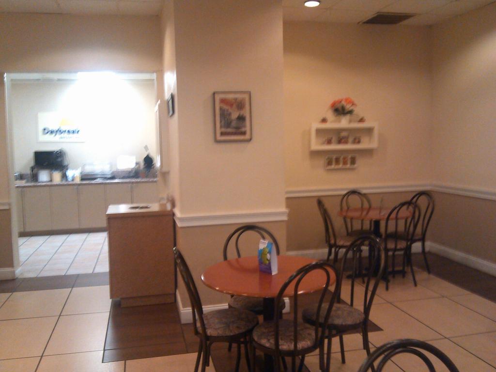 Days Inn By Wyndham Birmingham Al هوفر المظهر الخارجي الصورة